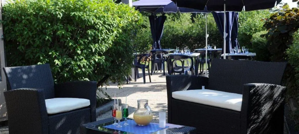 Kyriad Bellegarde - Geneve Chatillon-en-Michaille Hotel