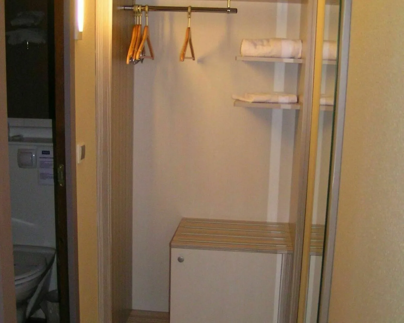 Kyriad Bellegarde - Geneve Chatillon-en-Michaille Hotel